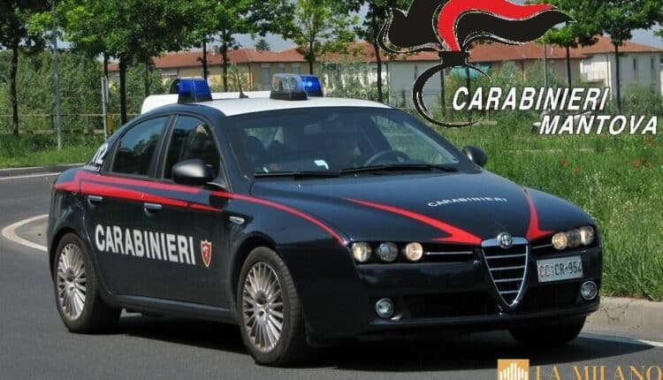 Uomo minaccia di lanciarsi nel vuoto, il pronto intervento degli Agenti e del personale medico gli salva la vita