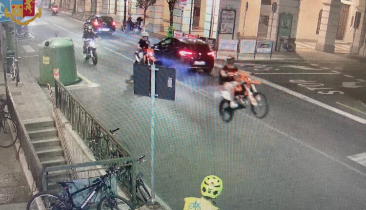 Chiavari: guida spericolata durante un controllo della Polizia di Stato.