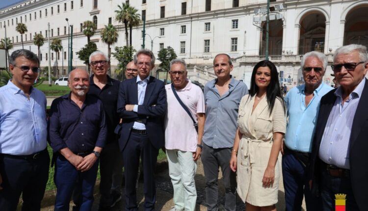 Napoli: inaugurati i giardini di piazza Carlo III.