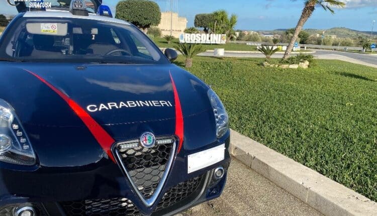 Rosolini: macellazione clandestina, detenzione di droga, armi, munizioni ed esplosivi, 58enne denunciato.