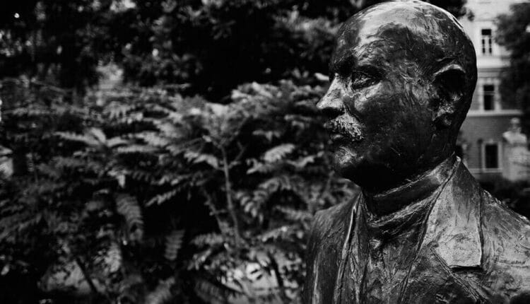 Trieste: LA QUINTESSENZA DI ZENO, 100 anni di un classico moderno.