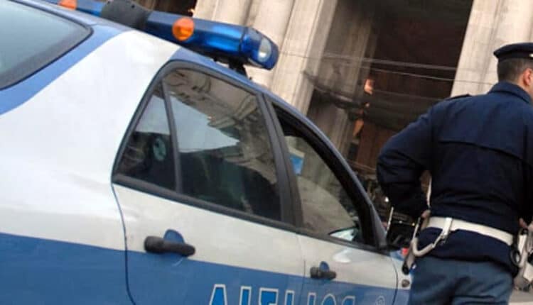 Due ar­re­sti del­la Po­li­zia di Sta­to nel­la sta­zio­ne di Mi­la­no Cen­tra­le.