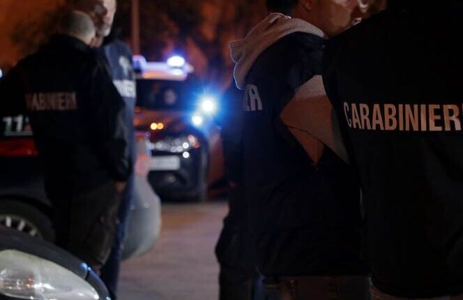 Aggredisce fisicamente i genitori per ottenere denaro. Arrestato un 24enne a Caserta