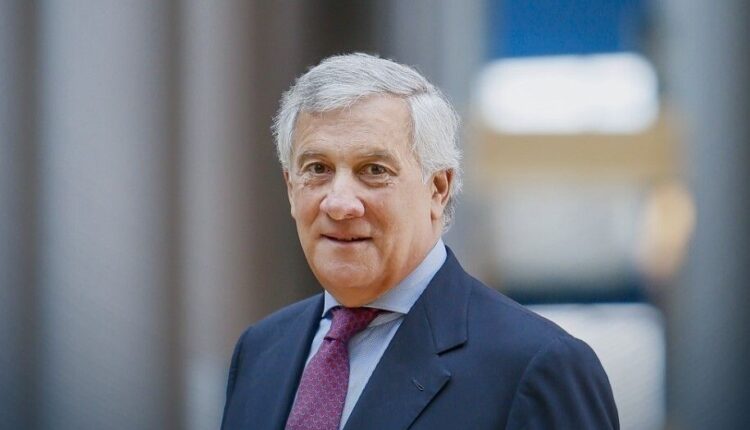 Incontro tra Tajani e Paul Richard Gallagher