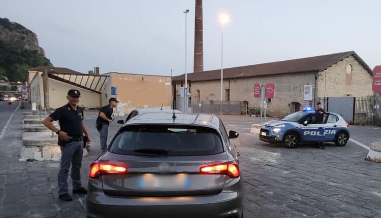 Napoli, controllo nelle aree della “movida”: violazioni fiscali e del Codice della Strada, identificate oltre 200 persone.