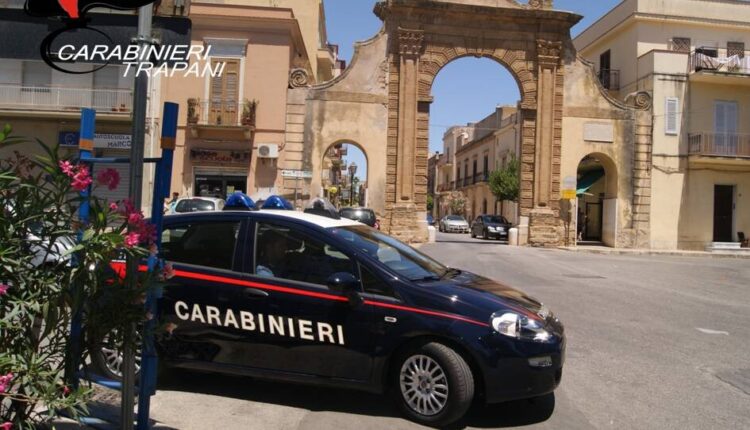 Sorpresa in un appartamento con pietre preziose rubate: denunciata per tentato furto aggravato una donna a Castelvetrano