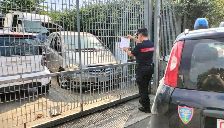 Carabinieri della Forestale di Marcianise sequestrano un impianto di autodemolizione per violazioni ambientali in Trentola Dugenta.