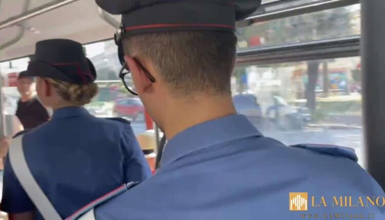 Controlli dei Carabinieri a bordo dei mezzi pubblici (1)