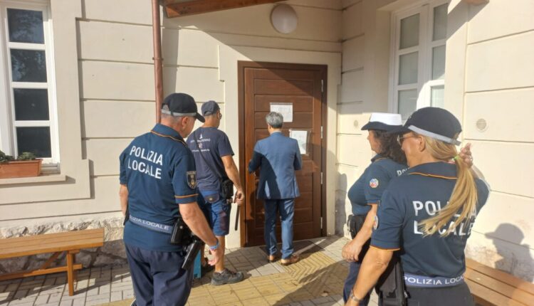 Latina: La Polizia Locale ha eseguito l'ordinanza di sgombero della casa cantoniera di Borgo Sabotino.