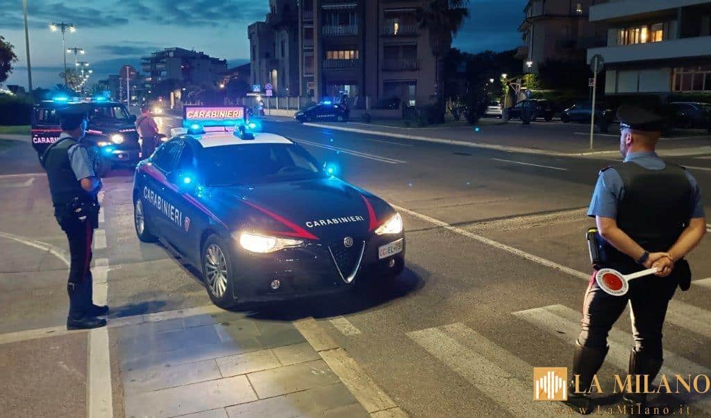 Lucca: i carabinieri della compagnia di Viareggio arrestano due giovani per detenzione di sostanze stupefacenti e un uomo per furto