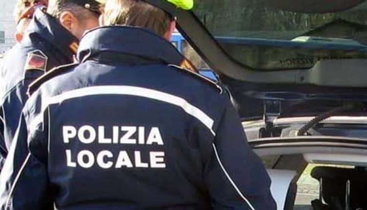 Modena: fugge all'alt e causa incidente, si cerca l'auto coinvolta