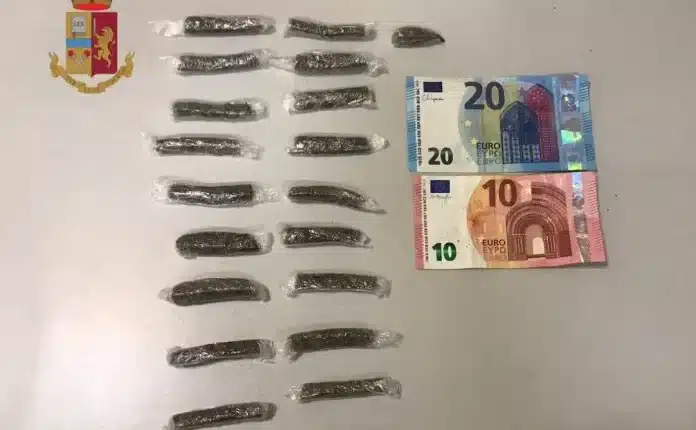 Napoli, marocchino sorpreso a spacciare al Borgo Sant’Antonio Abate.