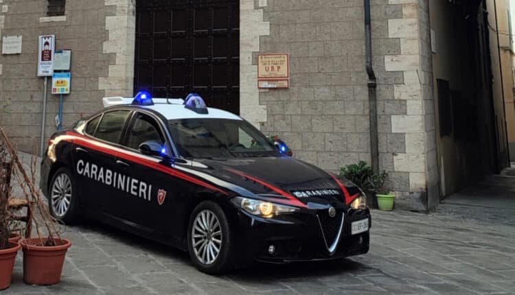 Piombino: 52enne sorpeso più volte a rubare alcolici in un esercizio commerciale