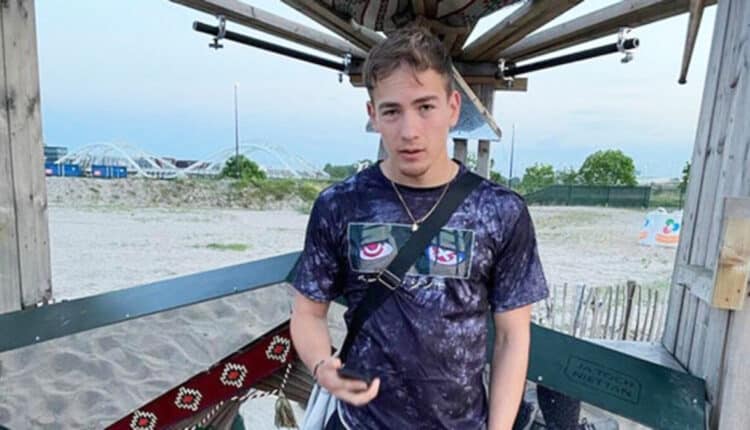 Sacha Chang - Sacha Chang - Uccide padre e amico e si da alla fuga, è caccia all'uomo a Montaldo di Mondovì