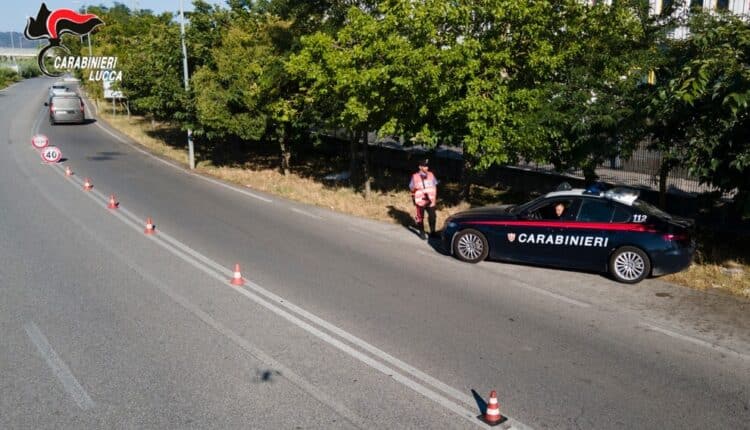Viareggio: due extracomunitari identificati e accompagnati dai Carabinieri al Centro di permanenza per il rimpatrio di Roma e Milano.