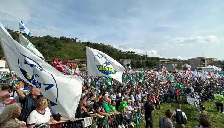A Pontida, il tradizionale raduno della Lega: ospiti Salvini e l’ex presidente del partito francese Marine Le Pen
