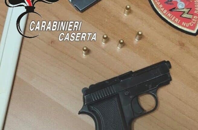 Casal di Principe: nasconde pistola negli slip, 26enne arrestato dai Carabinieri