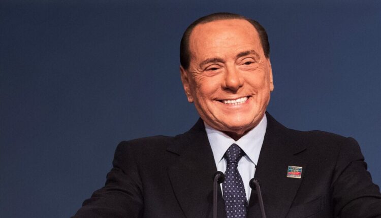 Giorgia Meloni: "Oggi Berlusconi avrebbe compiuto gli anni. Auguri Silvio, leader instancabile"