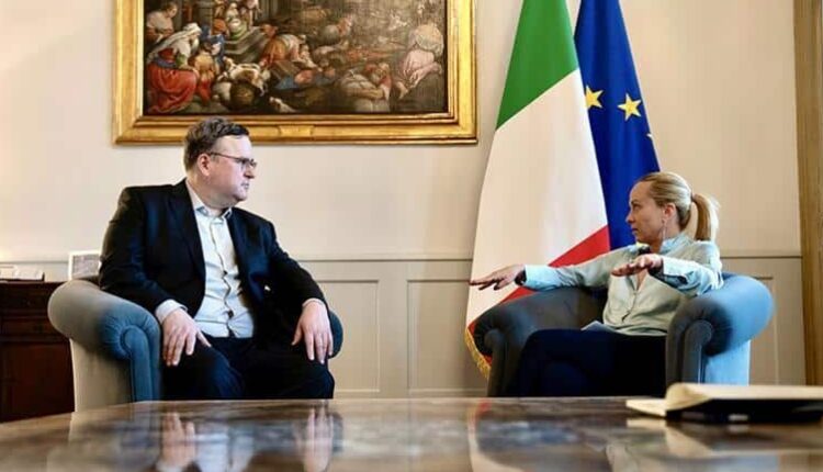 Il Presidente del Consiglio Giorgia Meloni incontra Reid Hoffman, fondatore di LinkedIn