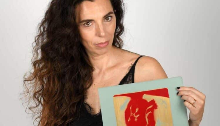 ‘Radiografiche introspettive’, le nuove opere di Feuei Tola esposte in occasione della diciottesima edizione del Photofestival in Piazza Vittoria a Melegnano