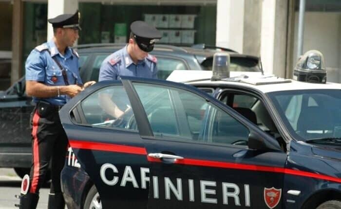 Scoglitti: 56enne danneggia il furgone in uso agli operatori della "Enel S. p. A.".