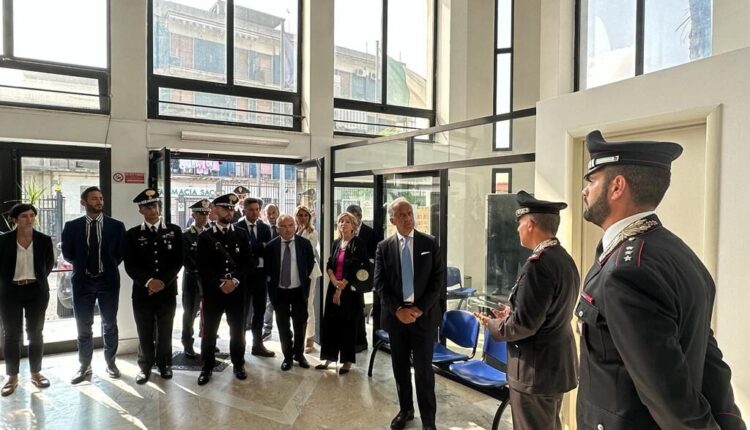 Situazione Caivano: le forze dell’ordine locali ricevono il ministro Piantedosi