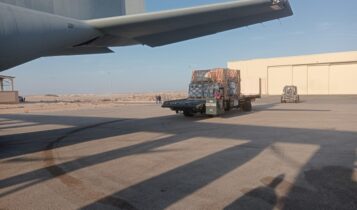 Atterraggio in Egitto del primo carico di aiuti a favore della popolazione civile della Striscia di Gaza