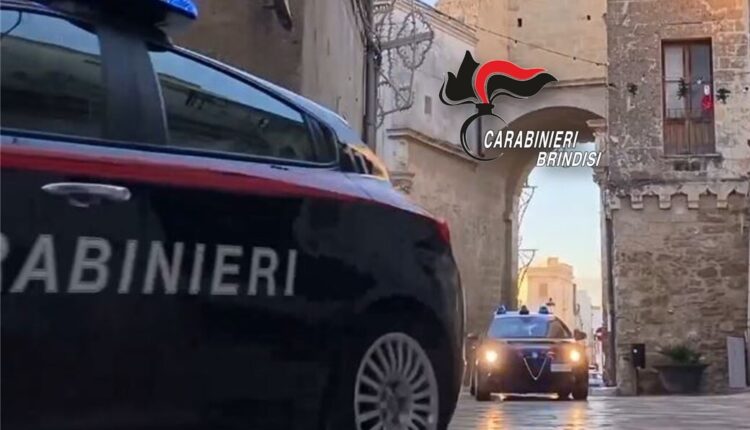 Mesagne (Brindisi): minaccia e molesta ripetutamente la fidanzata 16enne per gelosia. 17enne arrestato.