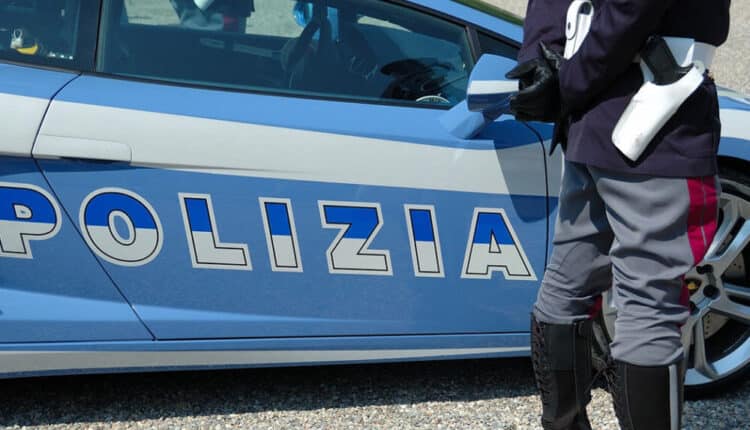 Caivano: sorpresi con armi e droga, la Polizia di Stato arresta tre caivanesi.