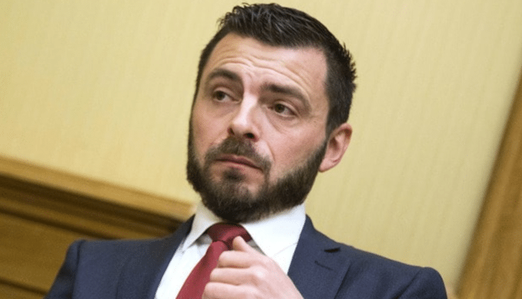 Dibattito sul salario minimo: le opposizioni criticano la posizione del centrodestra