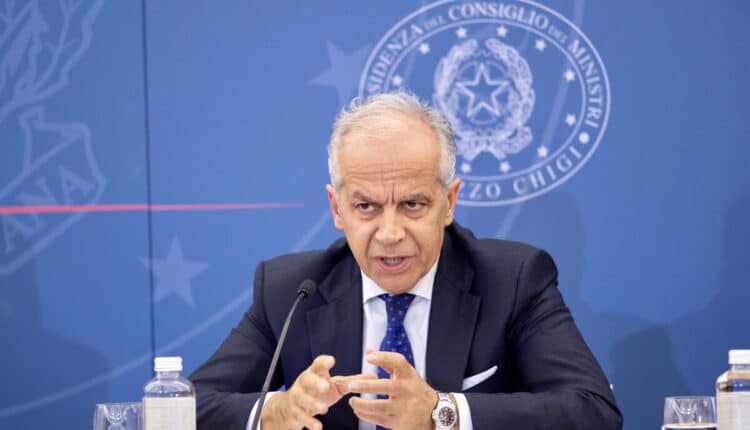 Il ministro Matteo Piantedosi, "Un conto è il contrasto all'immigrazione irregolare e un conto è il contrasto al terrorismo”