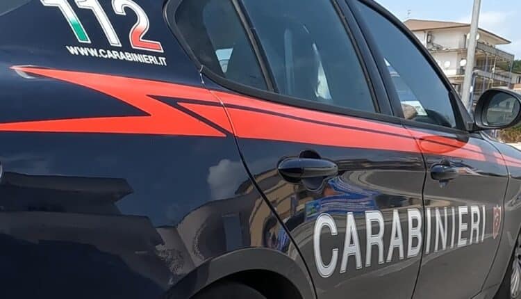 Picchia la moglie e si finge vittima. 36enne arrestato dai Carabinieri.
