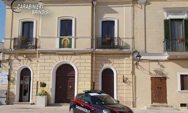 San Vito dei Normanni: i Carabinieri arrestano un uomo con problemi psichiatrici cha ha accoltellato all'addome una giovane 17enne