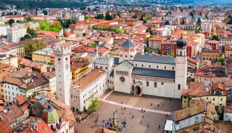 Trento: “Pan e botóni”, tre incontri per familiarizzare con smartphone e internet