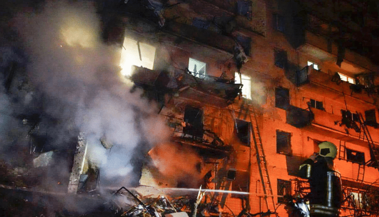 Una notte di terrore: Kiev ancora sotto attacco dei droni russi