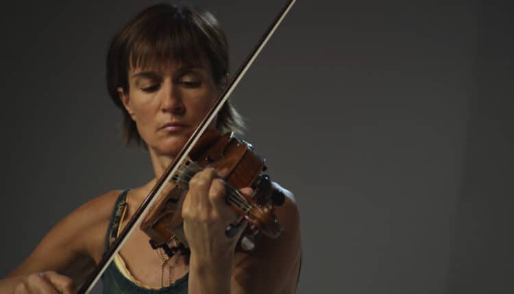 Viktoria Mullova e il suo ensemble portano a Pesaro l’atmosfera magica di Schönberg