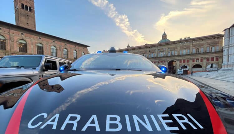 Bologna: “avremo una vita migliore". 46enne albanese accompagna il figlio in Italia e lo abbandona.