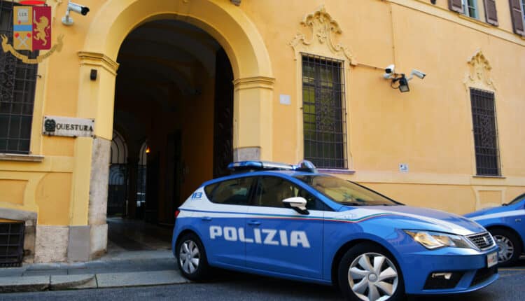 Crema (Cremona): 34enne indiano aggredisce con calci e pugni gli agenti che lo avevano fermato.
