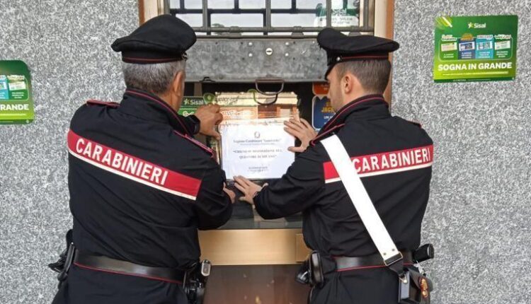 Milano: il Questore di Milano sospende la licenza per 15 gg al Bar Fenix a Paderno Dugnano.