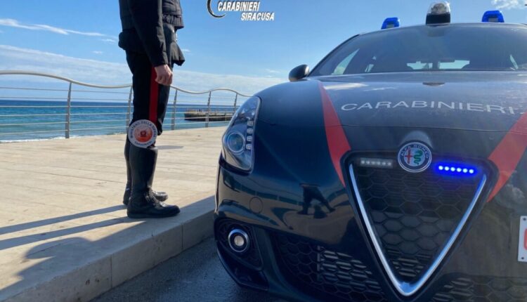 Avola (Siracusa): i Carabinieri arrestano un 35enne , poiché è stato riconosciuto colpevole di lesioni personali, minacce e furto.