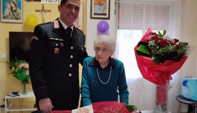 Buccheri: la signora Sebastiana Ramondetta compie 100 anni, gli auguri dei Carabinieri e delle autorità locali