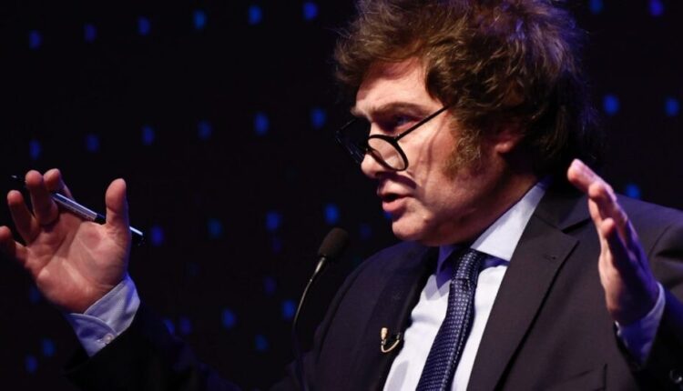 Il colloquio telefonico tra la Premier Meloni con il nuovo Presidente argentino Javier Milei e le reazioni dei leader per la sua vittoria alle elezioni argentine