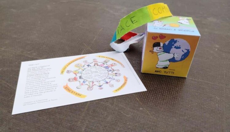 Il dado della pace, il braccialeto della pace e il Time out