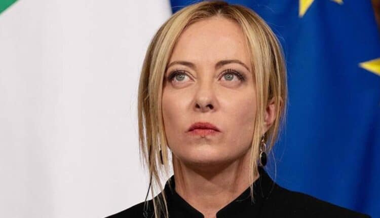 La Premier Giorgia Meloni presenzia al vertice globale di Bletchley Park