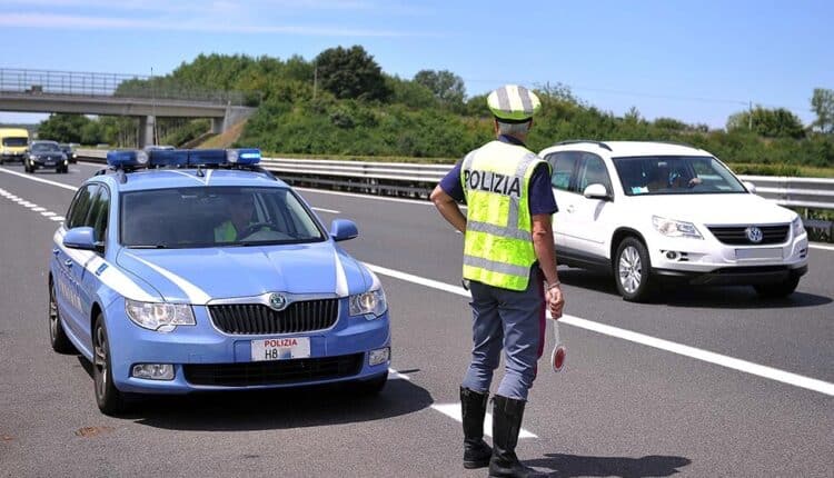 Controlli a tappeto della Polizia di Stato sulle strade della provincia di Frosinone per ridurre l’incidentalità stradale.