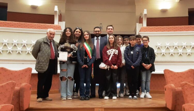 Visita a Palazzo di città del baby sindaco e del baby consiglio dell'IC "DeNobili- Sala"