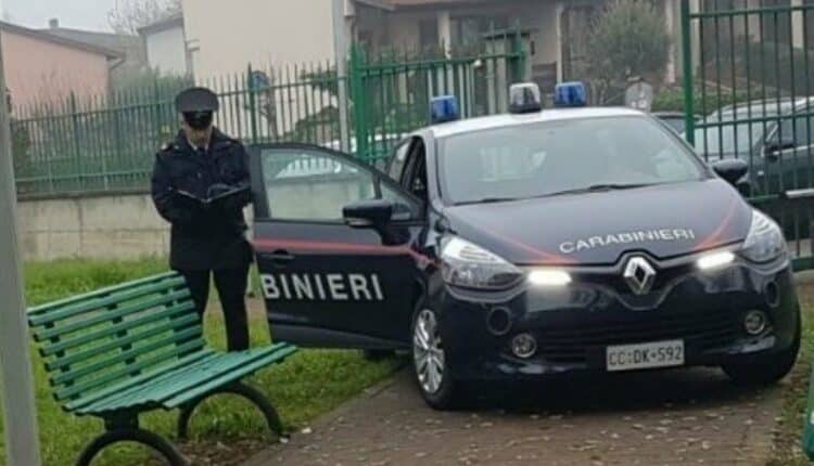 Soncino (Cremona) : i Carabinieri della locale Stazione hanno individuato e denunciato altre due persone ritenute responsabili dei tre furti con destrezza e dell’utilizzo indebito di una carta di pagamento rubata, fatti avvenuti al mercato del paese il 7 novembre scorso.