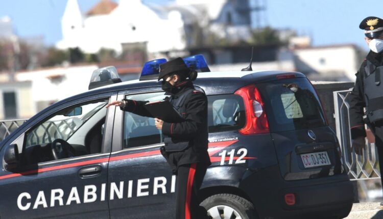 Napoli: identificate 128 persone, controllati 14 veicoli e 9 esercizi commerciali elevando 6 sanzioni amministrative per un totale di 3.080 euro.