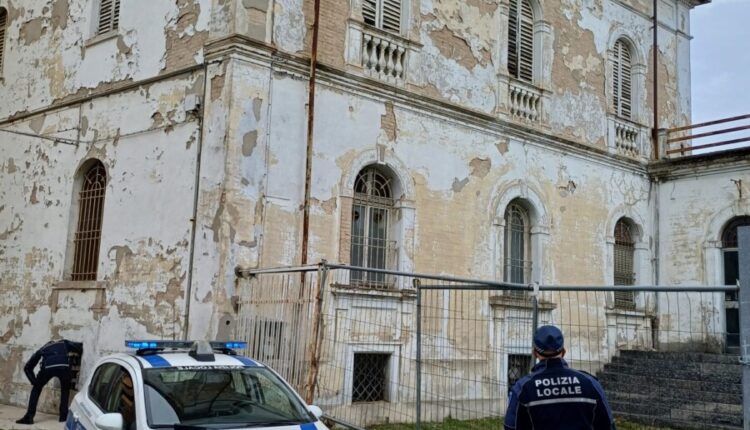 Modena: dormivano abusivamente in un seminterrato, effettuate due denunce.