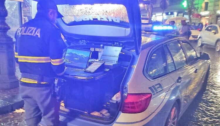 Controlli a Mergellina(Napoli) effettuati dalla Polizia di Stato.